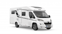 Die Ansicht auf das weie Wohnmobil von vorne rechts